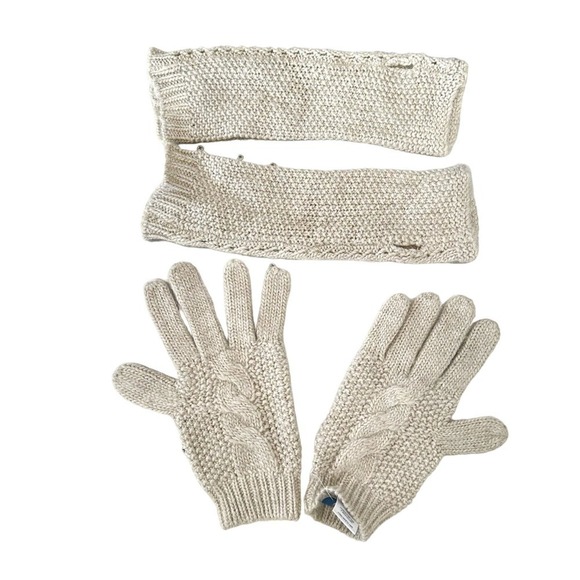 Splendid Light Gray Knit Women's Gloves & Arm Warmers Size OS NWT - Picture 1 of 6